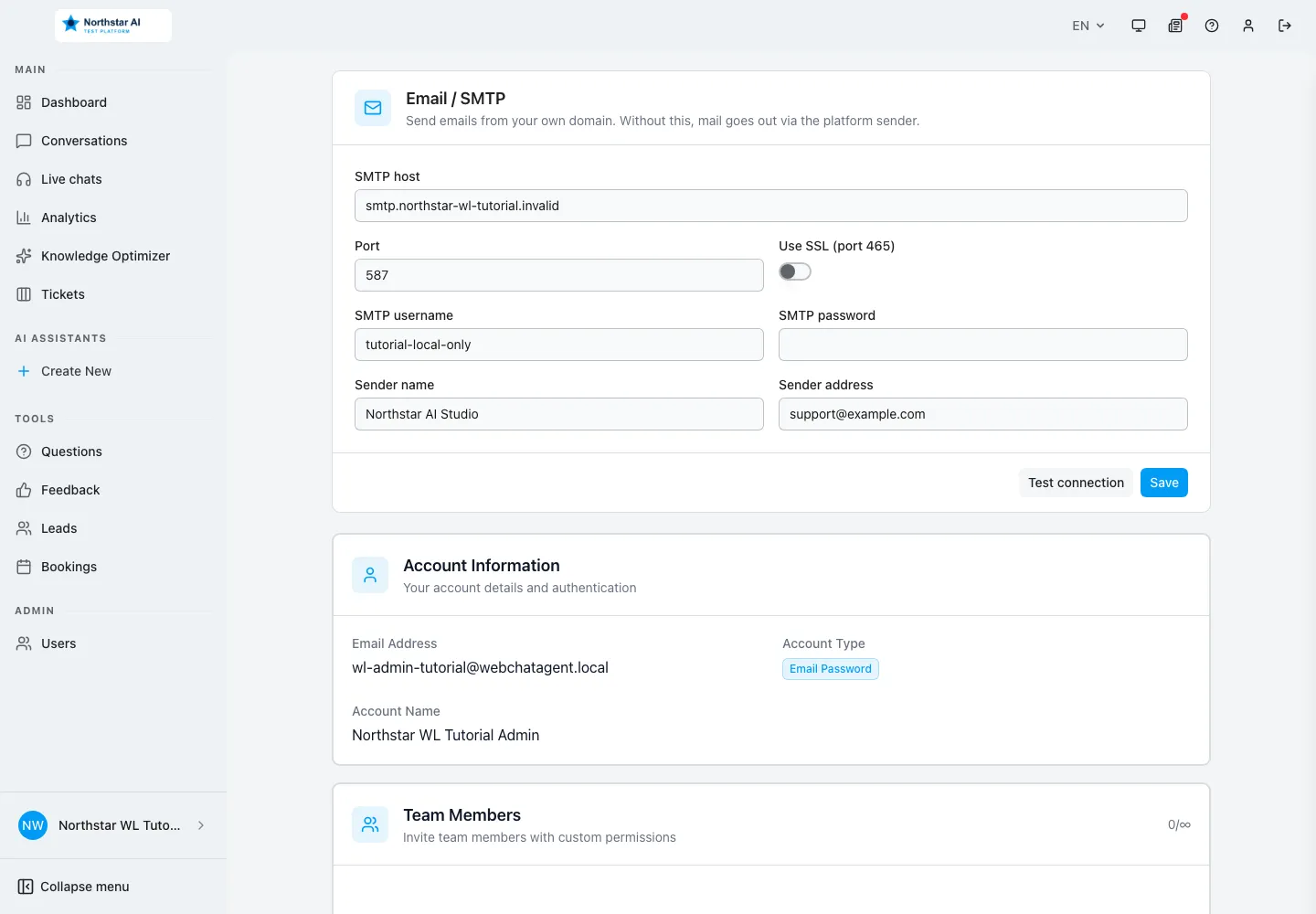 Englische WebChatAgent-Oberfläche: Eigenes SMTP ohne sichtbare Zugangsdaten konfigurieren